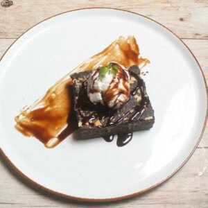 CHOCO FUDGE BROWNIE WITH ICE CREAM